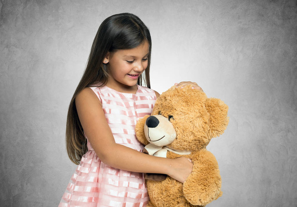 little girl holding teddy bear - Foto, Imagem