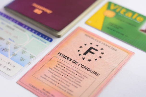 Permiso de conducir francés y documento de identidad y tarjetas
 - Foto, imagen