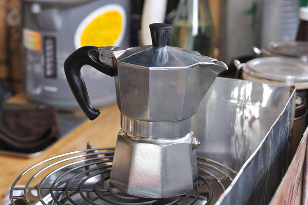 Klasszikus olasz kávé pot, forró tűzhely - Fotó, kép