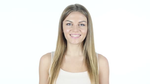 Portrait de femme souriante, fond blanc
 - Séquence, vidéo