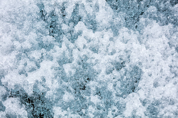 Ισλανδικό παγετώνα με ίχνη από πτώσεις στο χιόνι - Φωτογραφία, εικόνα