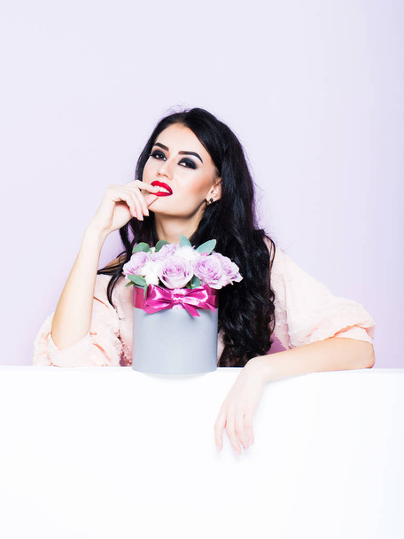 sexy girl with roses on violet - Valokuva, kuva