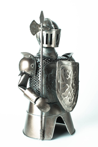 vieil uniforme de chevalier médiéval sur fond blanc - Photo, image