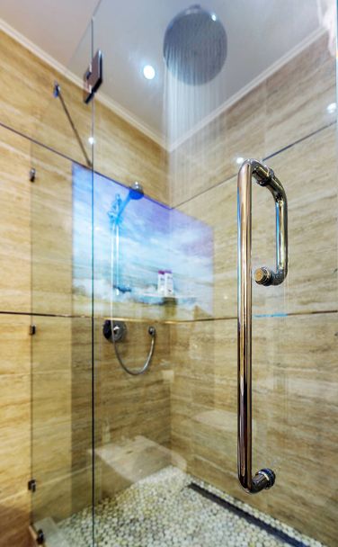 fürdőszoba vízcsapolóval - Fotó, kép