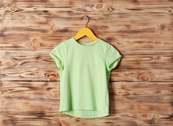 Blank green t-shirt - Fotoğraf, Görsel