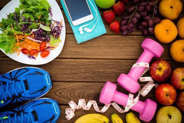 Γυμναστήριο, υγιή φρούτα, φρέσκα υγιεινή σαλάτα, δίαιτα και ενεργό li - Φωτογραφία, εικόνα