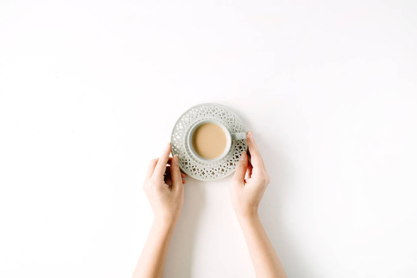 girl's hands holding coffee cup - Фото, зображення