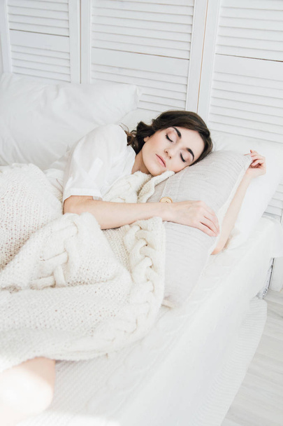 Woman sleeping in bed  - Foto, Imagen