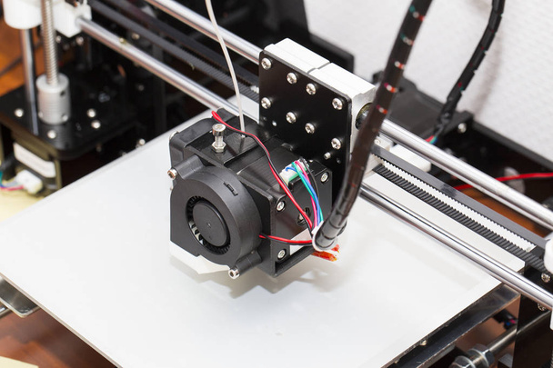 3d printer mechanism working yelement design - Φωτογραφία, εικόνα