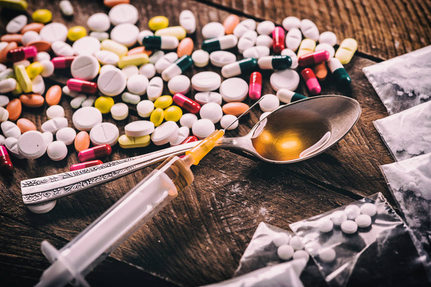 Наркотики та речовини заборонені - арешт злочинців
 - Фото, зображення