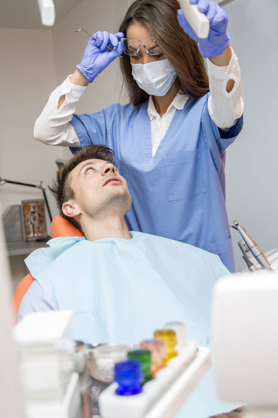 Пациент, имеющий стоматологический осмотр
 - Фото, изображение