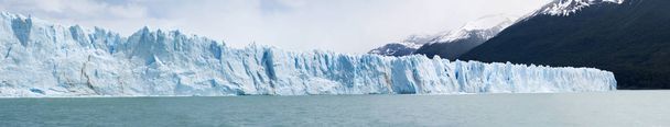 Patagonia: Upsala-jäätikön etuosa jäätiköiden kansallispuistossa
 - Valokuva, kuva