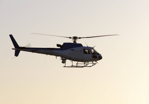 Varhaisen aamun helikopteri
 - Valokuva, kuva
