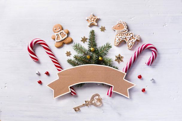 Christmas gift composition. Christmas holiday sweets and fir tre - Foto, imagen