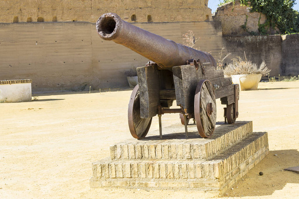 Cannon en Castillo de Moguer - Φωτογραφία, εικόνα