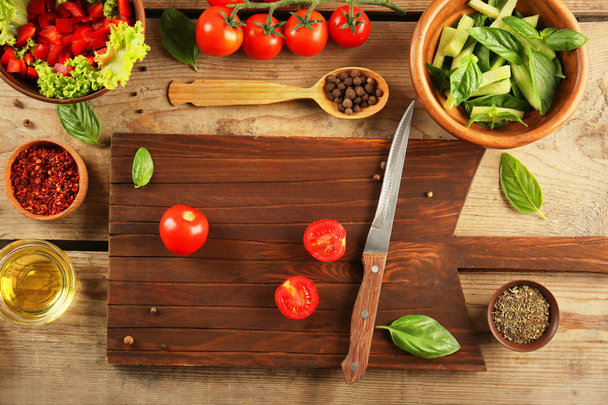 Fresh ingredients for vegetable salad - Foto, Imagem