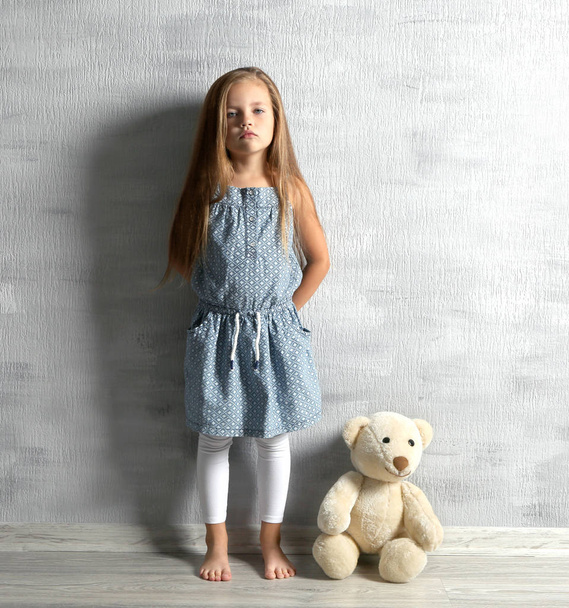Cute little girl with teddy bear   - Zdjęcie, obraz