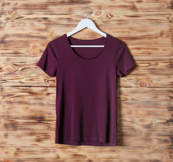 Blank maroon t-shirt  - Fotoğraf, Görsel