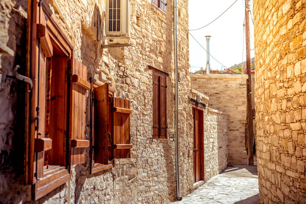 Narrow Street in Kato Lefkara village. Larnaca District, Cyprus. - Фото, изображение