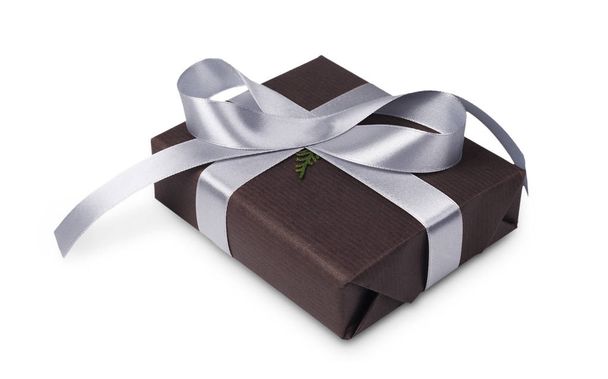 Navidad envuelto caja de regalo aislado en blanco
 - Foto, imagen