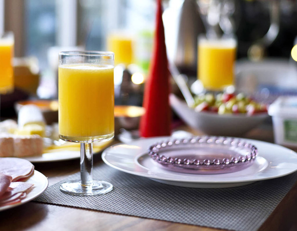 朝食テーブルの設定  - 写真・画像