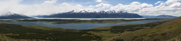 Gletsjers Nationaal Park: het adembenemende Patagonische landschap met uitzicht op Glaciar Perito Moreno, Lago Roca en Lago Argentino - Foto, afbeelding