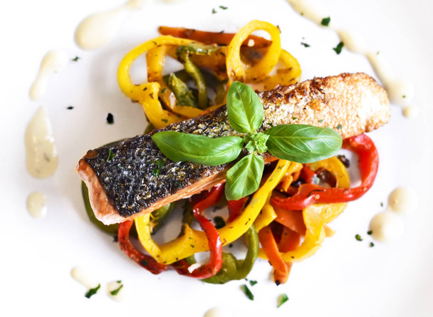 Delicious salmon filet and red bell pepper - Photo, Image