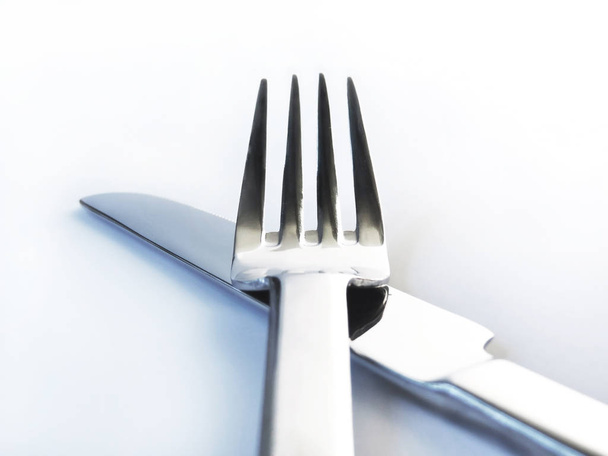 cuchillo y tenedor, aislado
  - Foto, imagen