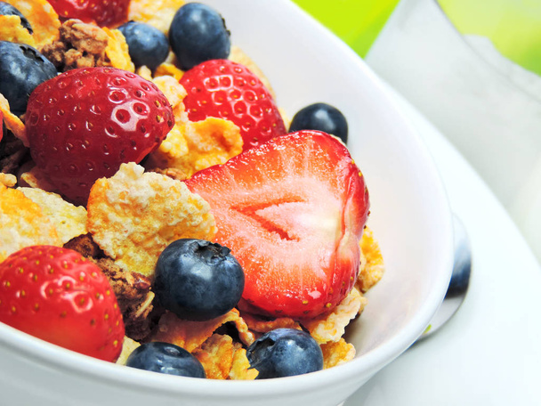 Breakfast bowl with cereals and fresh fruits - Photo, Image