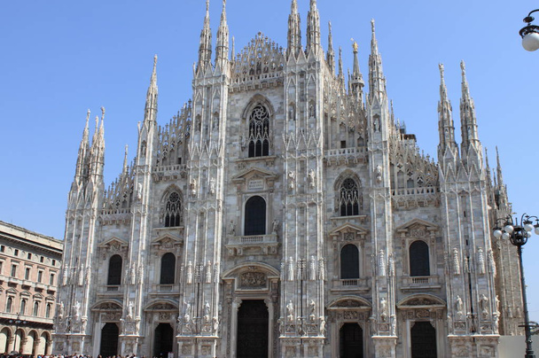 Fachada da Catedral de Milão
 - Foto, Imagem