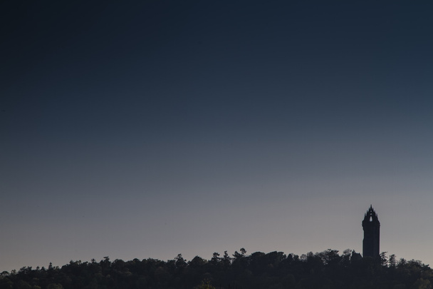 Памятник Уоллесу ночью
 - Фото, изображение