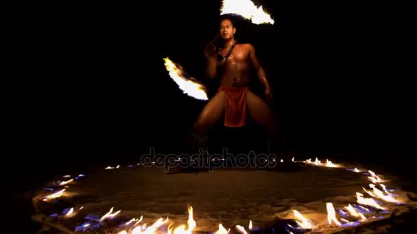 Dançarina de fogo atuando em um Anel de Fogo
 - Filmagem, Vídeo