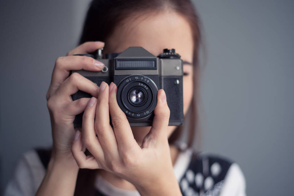 Girl with camera - Foto, Imagen