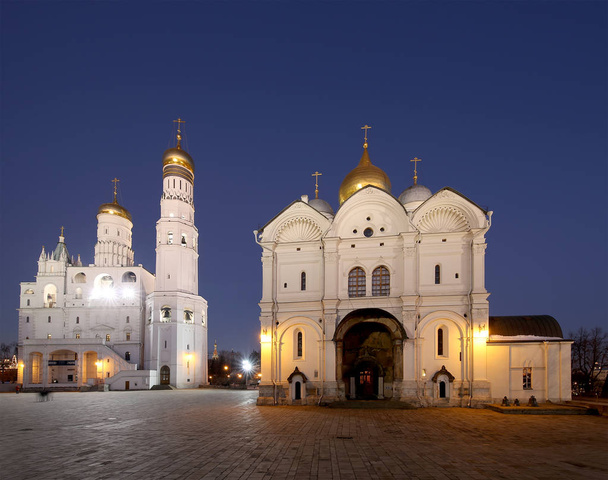 Ivan the Great Bell-Tower complex at night. Cathedral Square, Inside of Moscow Kremlin, Russia - Foto, Imagem