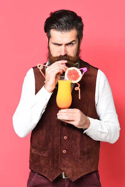 angry handsome bearded man - Foto, afbeelding