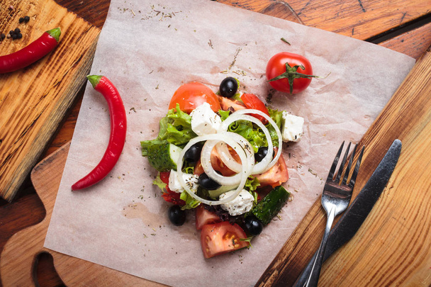 ギリシャ サラダ食材紙 - 写真・画像