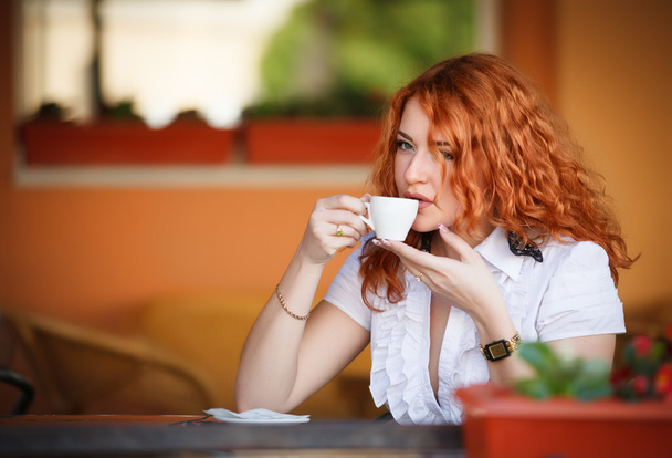 Elegant woman in cafe - Foto, Imagem