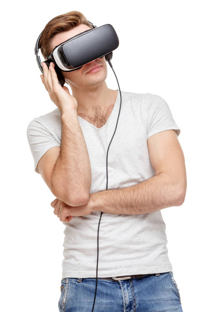 Man with virtual reality goggles - Фото, зображення