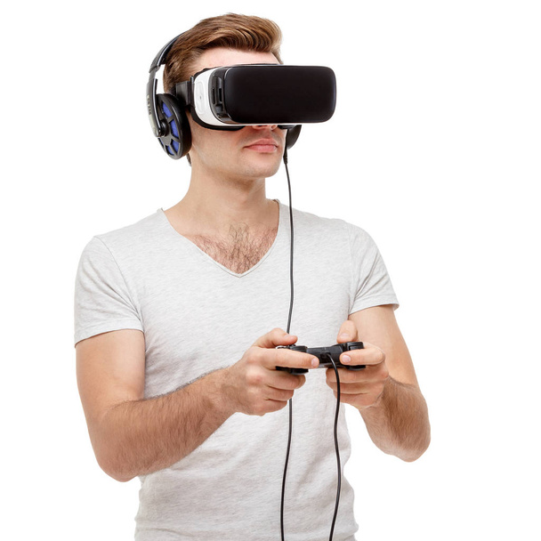 Man with virtual reality goggles - Valokuva, kuva