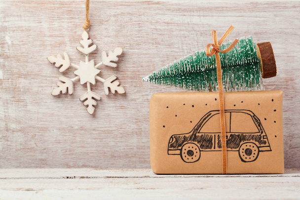  creative gift box and pine tree - Foto, immagini