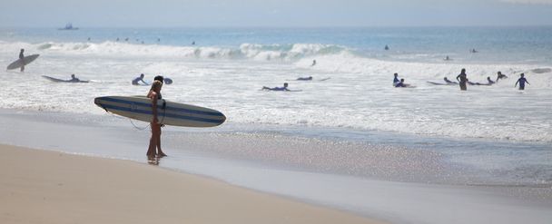 surfers στο Μανχάταν Μπιτς - Πανόραμα - Φωτογραφία, εικόνα