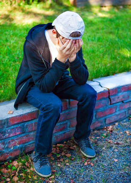 Sad Teenager outdoor - Φωτογραφία, εικόνα