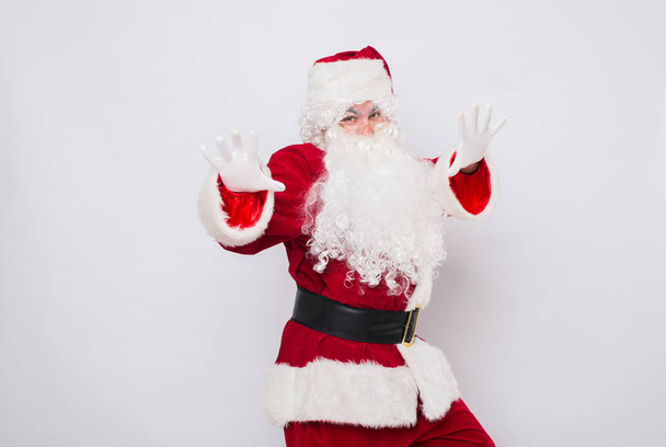 Feliz Navidad Santa Claus Dancing. Aislado sobre fondo blanco
 - Foto, Imagen