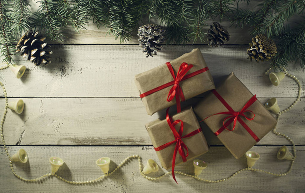 Composición navideña con regalos. Vista superior y espacio de copia
 - Foto, imagen