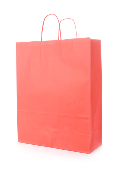 Saco de compras vermelho isolado em um fundo branco
 - Foto, Imagem
