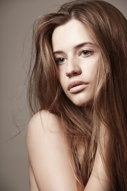 Beautiful hair, portrait of young girl - Foto, Imagen
