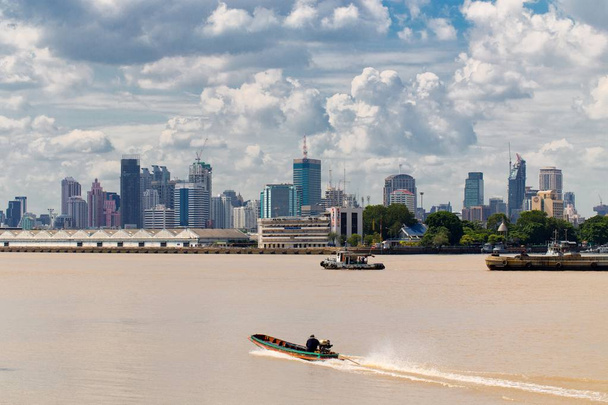 Port de fret de Bangkok
 - Photo, image