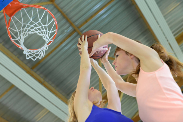 attempt to score and basketball - Fotoğraf, Görsel