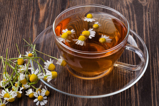 Taza de té de manzanilla medicinal
 - Foto, Imagen
