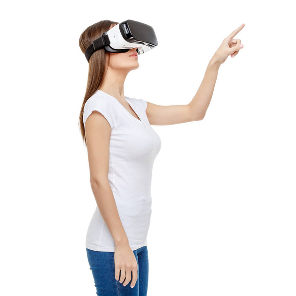 Woman with virtual reality goggles - Fotografie, Obrázek